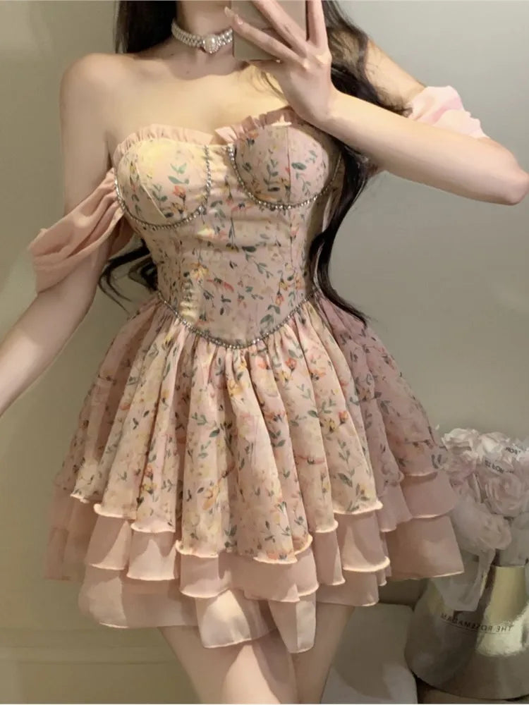 Bonnyshow Strapless Stitching Color Rhinestone Chain High Waist Layers Slimming Dress sexy dress party dress sequined evening party dress Tunics Spring floral