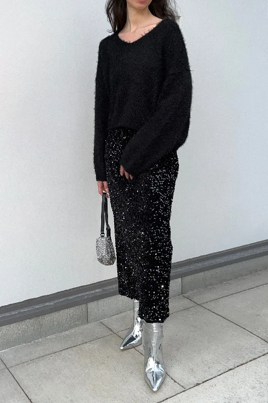 RELAXED FIT V-NECK SWEATER Modern Contemporary Chic