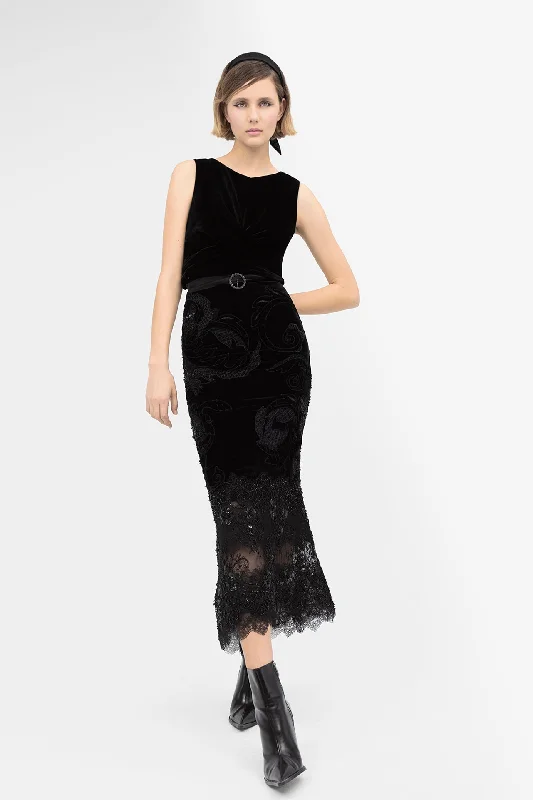 Minimal top with densed lace skirt spandex blend skirt