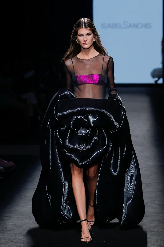 Semi sheer bodice with sculpted liquid fabric skirt lace skirt elegant
