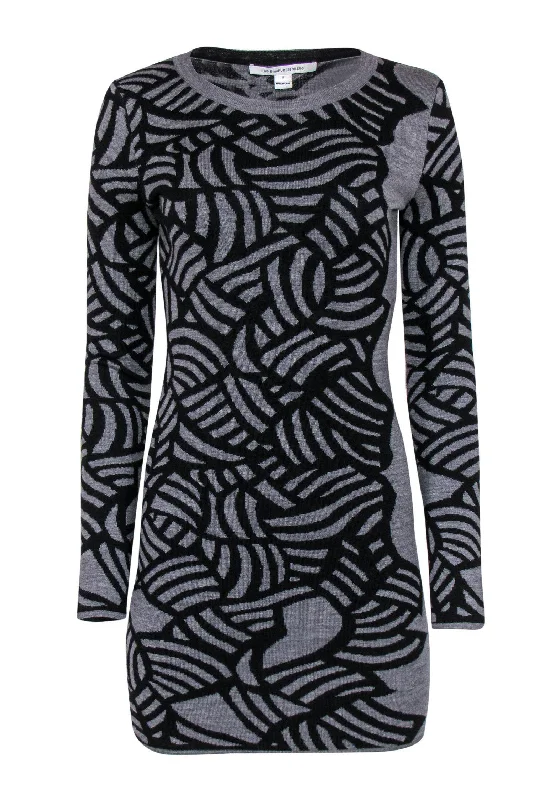 Diane von Furstenberg - Gray & Black Scalloped Print Sweater Dress Sz S Fleece Sweater Nylon Polyester