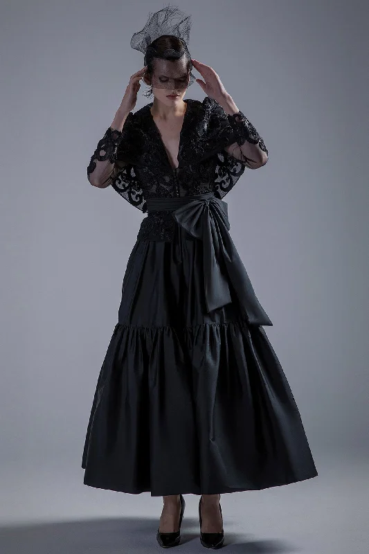Long sleeves embroidered top with taffeta skirt leather skirt durable